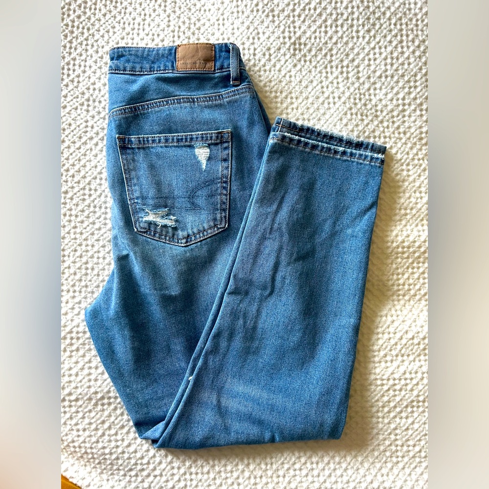 American Eagle - high waisted Mom Jean